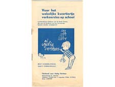 Voor het wekelijks kwartiertje verkeersles op school (1956)